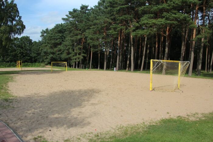 Beachsoccerplatz mit 2 Toren