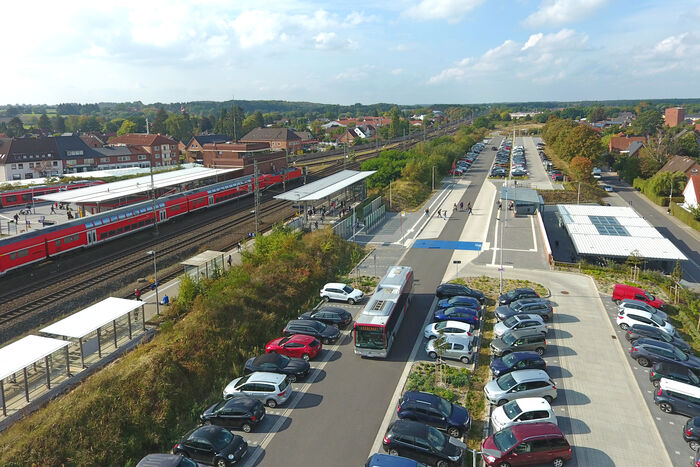 Die Mobilitätsdrehscheibe Bahnhof Büchen zeigt sich modern