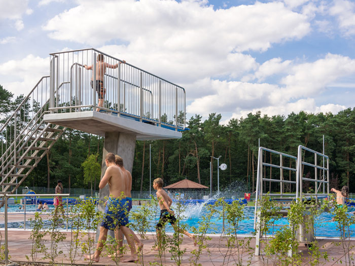 Ein Tag im Waldschwimmbad