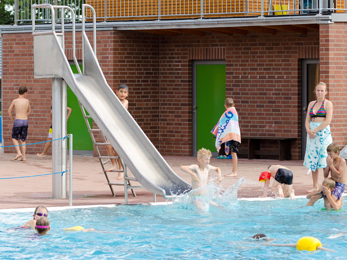 Ein Tag im Waldschwimmbad